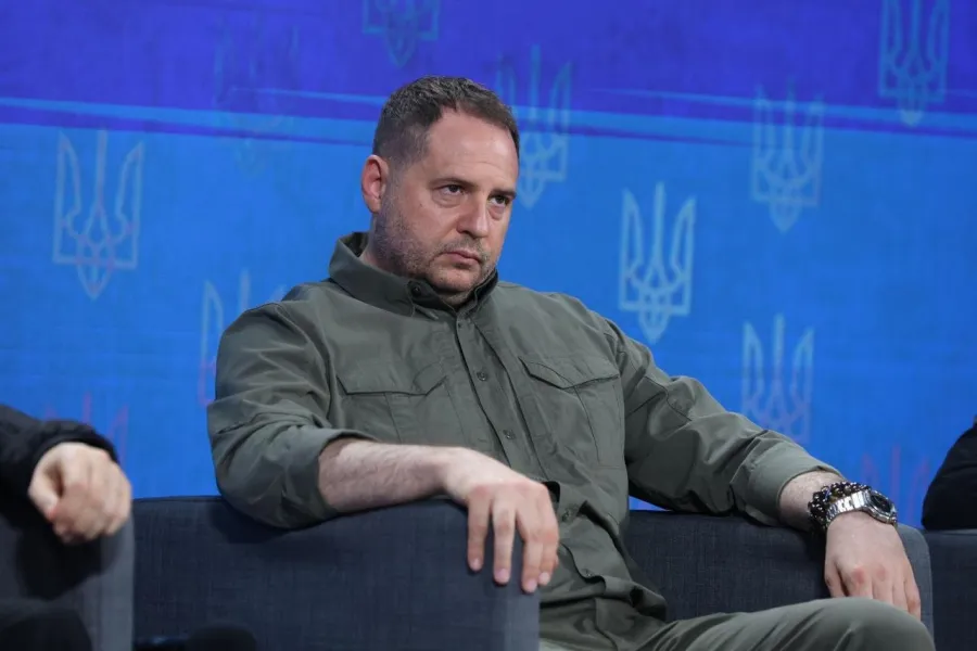 Єрмак буде відповідальним за результати мирних переговорів - Підозра
