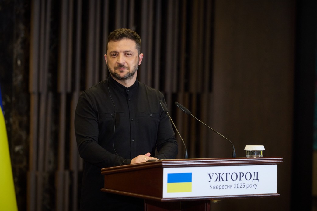 Зеленський запропонував Путіну нове місце для зустрічі: "Він може приїхати"