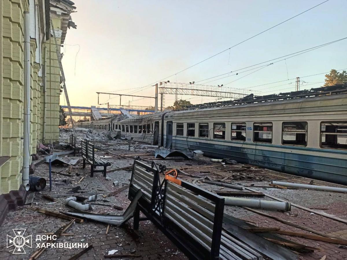 Ворог хоче зруйнувати усі вузлові залізничні станції України