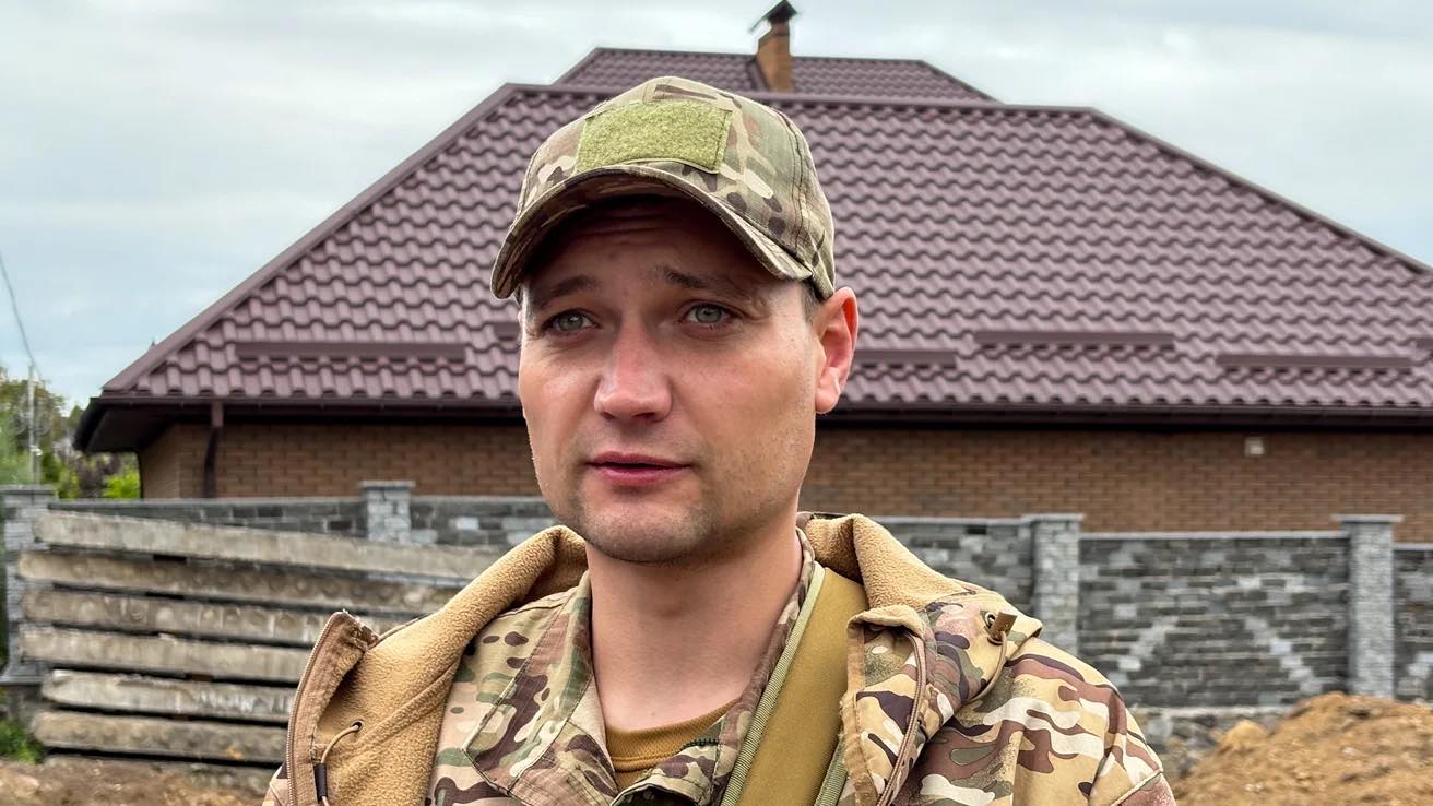 Шахраї продали та знесли будинок військового, поки він був на реабілітації