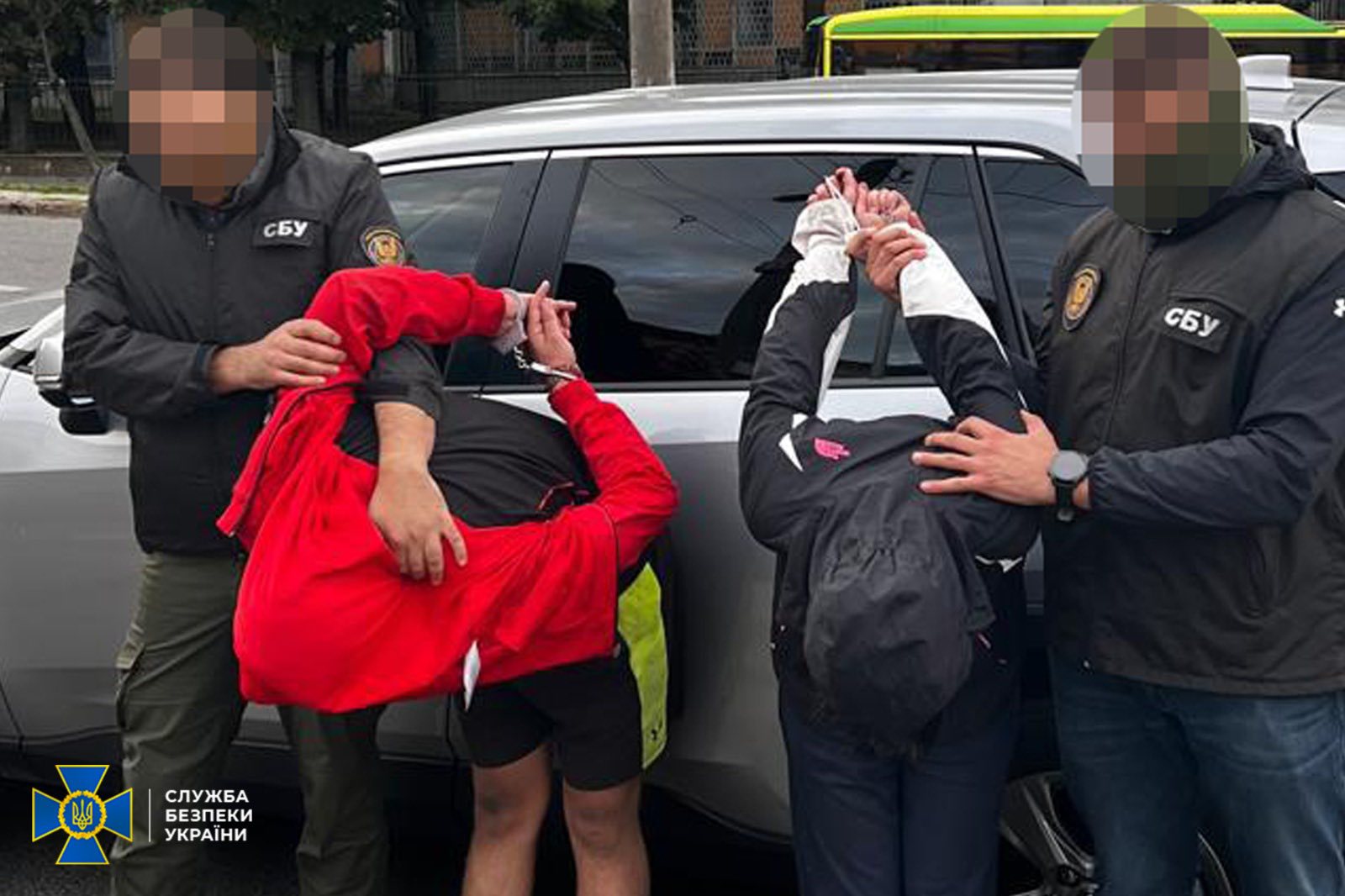 Неповнолітні планували підірвати авто воїна біля його дому: заклали 4,5 кг вибухівки з гайками