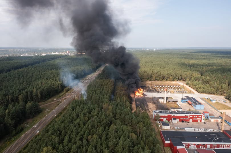 Вибухи на околиці Вільнюса. Загорілося вісім вагонів зі скрапленим газом