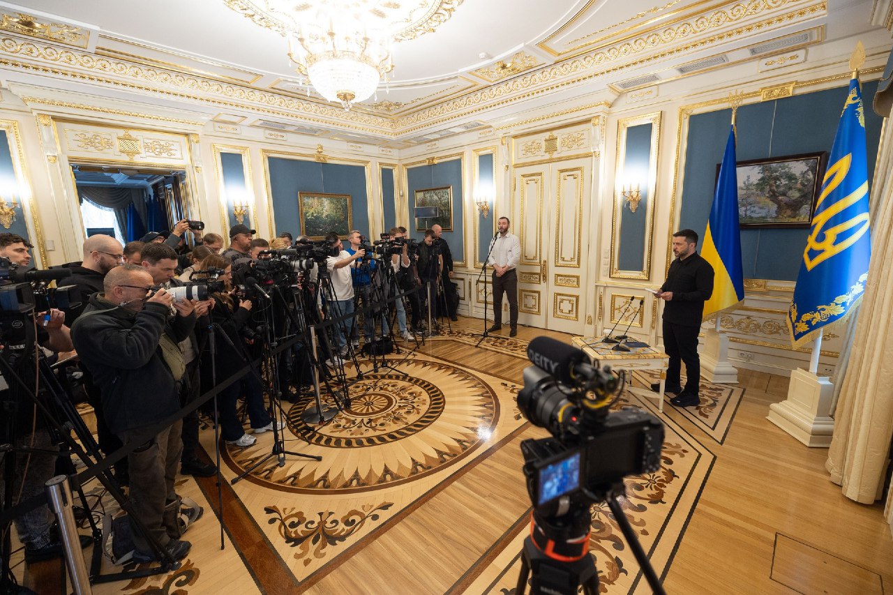 У Кремлі "повинні знати": Зеленський пригрозив блекаутом у Москві