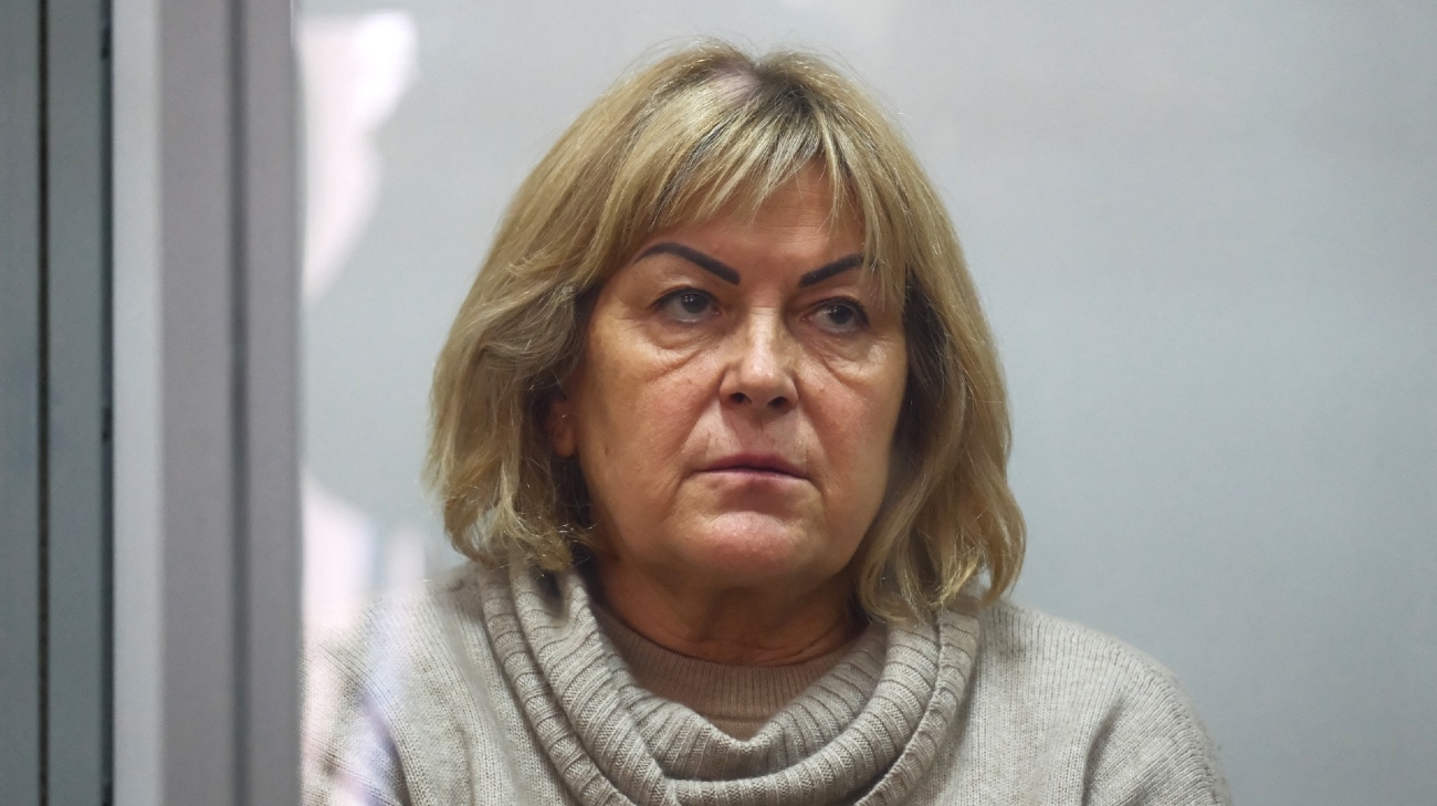 На екскерівницю Хмельницької МСЕК Крупу надягли електронний браслет - Підозра