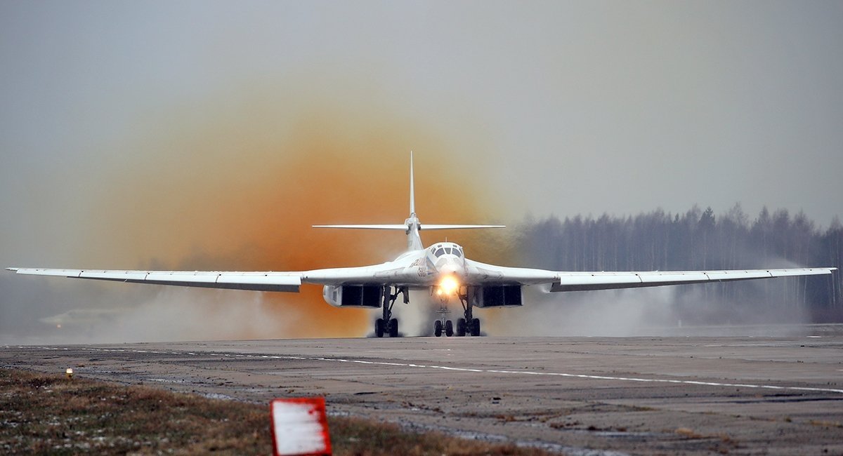 Три ворожі Ту-160 цієї ночі не дійшли до пускових рубежів через надзвичайні ситуації на борту