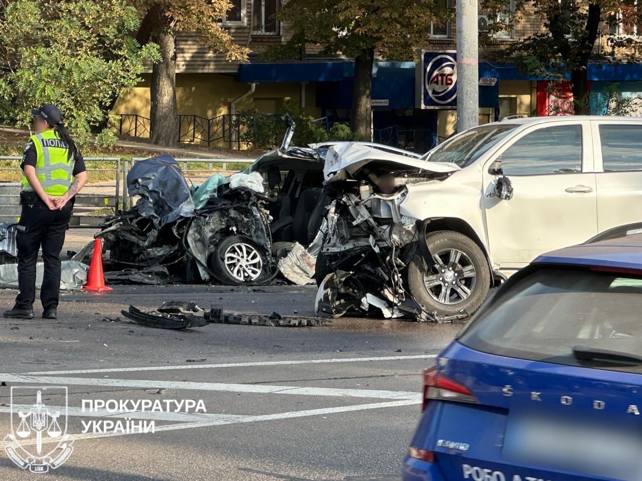Смертельна ДТП у Києві: військовий виїхав на зустрічну, загинули інший водій та поліцейський