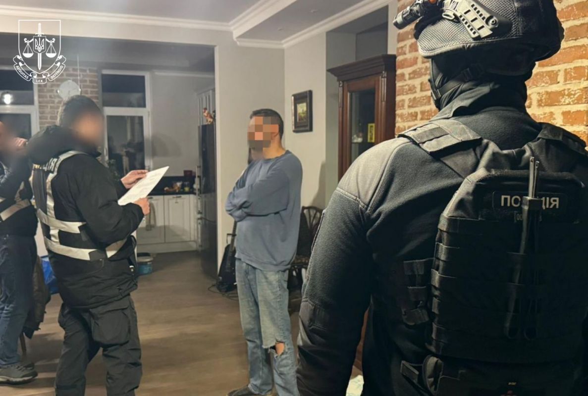 Екскерівнику Молодого театру Білоусу оголосили підозру у зґвалтуванні та сексуальному насильстві