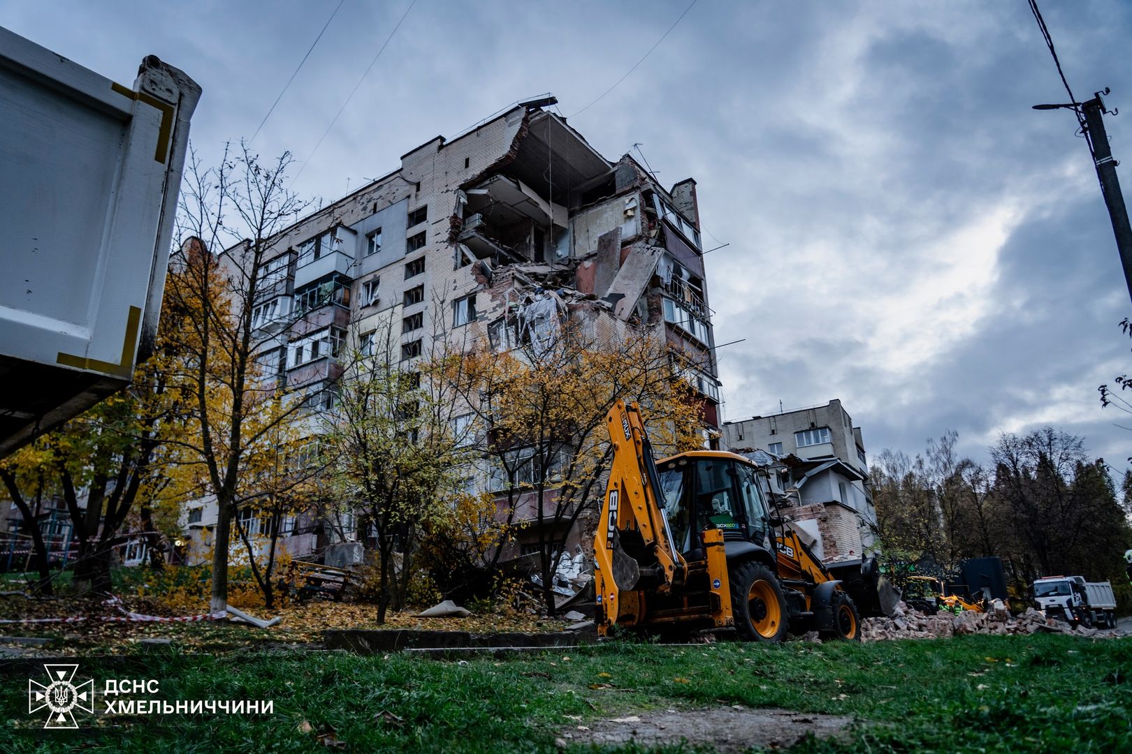 Вибух у Хмельницькому: під завалами знайшли тіла людей