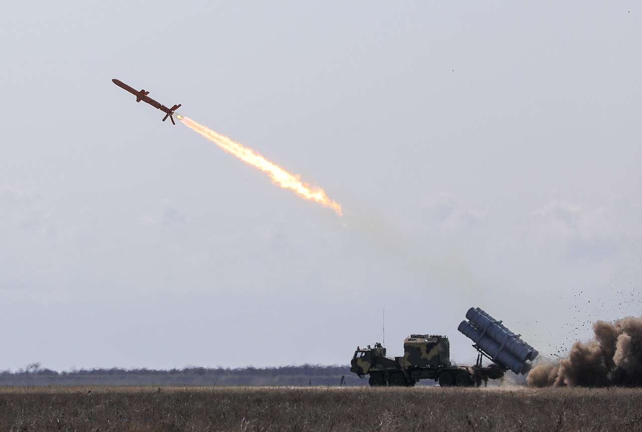 Українська ракета “Нептун” понад 50 разів била по цілях в Росії, — ВМС
