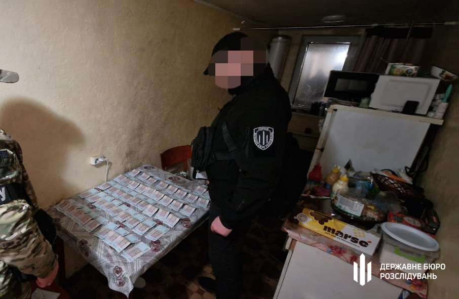 Двоє військових вкрали у своїй частині 24 тони пального, - ДБР