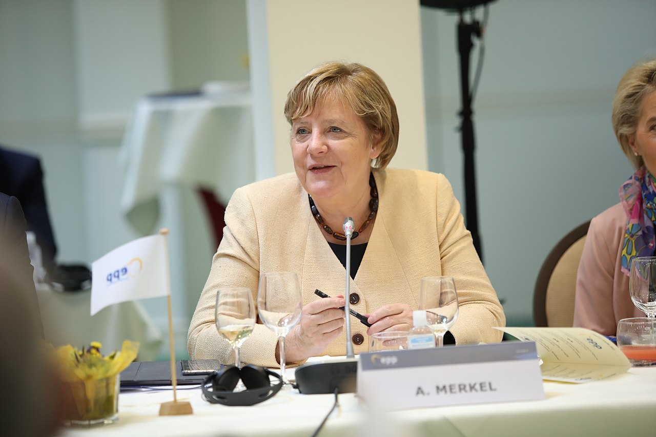 Меркель назвала дві причини, чому Путін почав "СВО": Польща і коронавірус