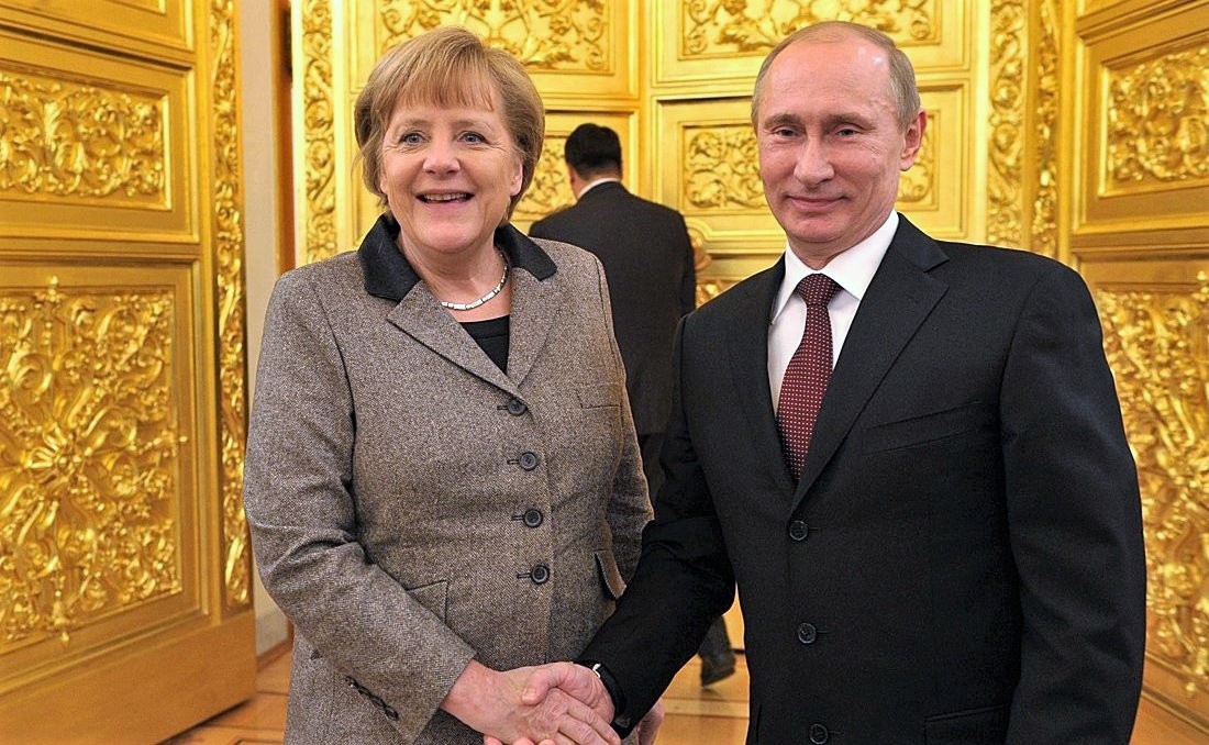 Ангела Меркель просила Україну не чинити опору: відверта заява впливового військового діяча