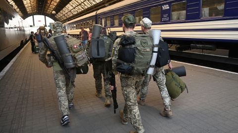 З армії щомісяця тікає 17-18 тисяч українців, - Офіс генерального прокурора