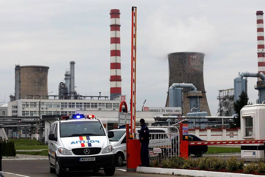 Вибухнув головний НПЗ Угорщини, який працює на російській нафті: реакція Орбана