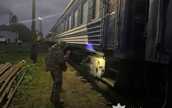 На заході України "замінували" потяг: пасажирів евакуювали