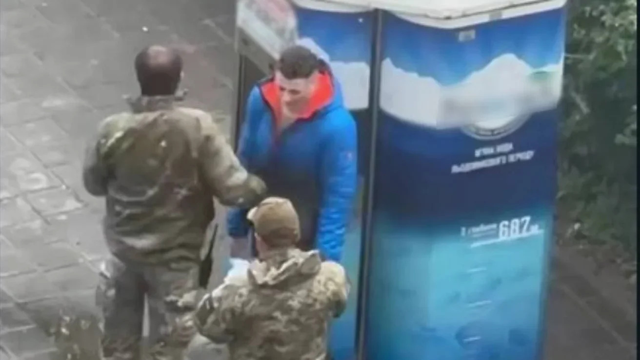 Суд виніс вирок військовому ТЦК, який вдарив вчителя під час перевірки документів
