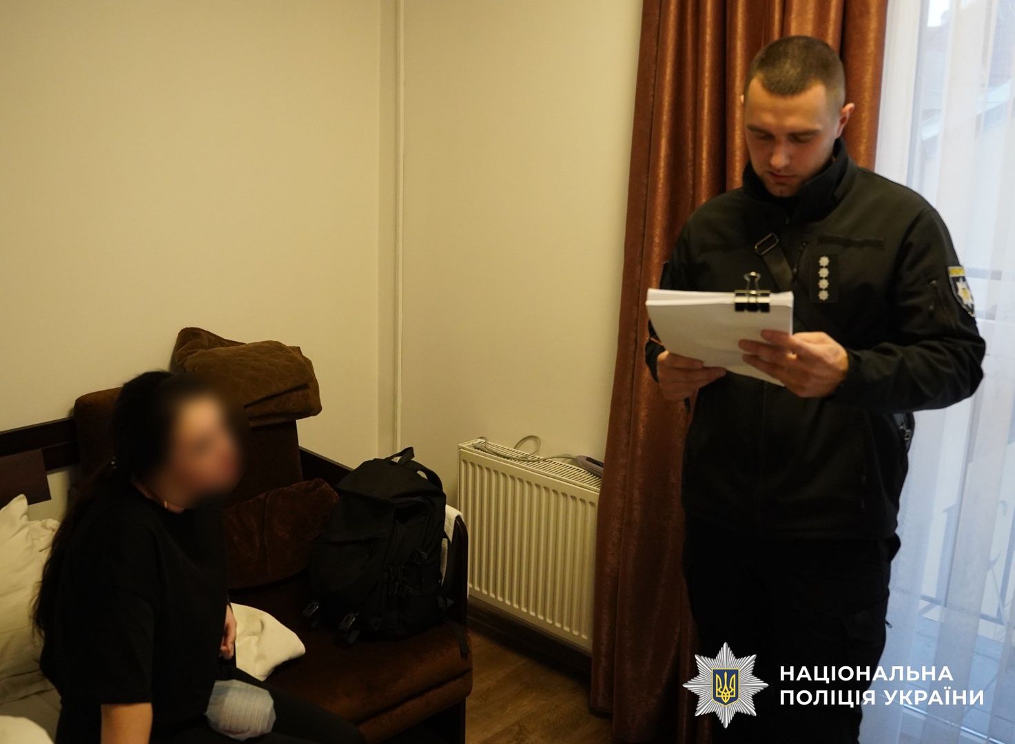 Українка використовувала ШІ для злочинів: організована група обманула 286 людей (відео)