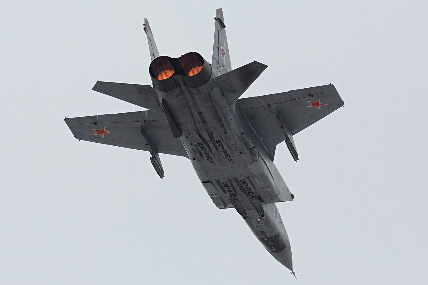 Винищувач МіГ-31 розбився під час заходу на посадку: скільки таких літаків залишилося у РФ