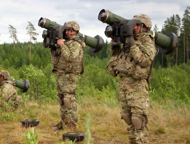 "Не можуть вони заробляти 20 тисяч гривень": українським військовим можуть підняти зарплати