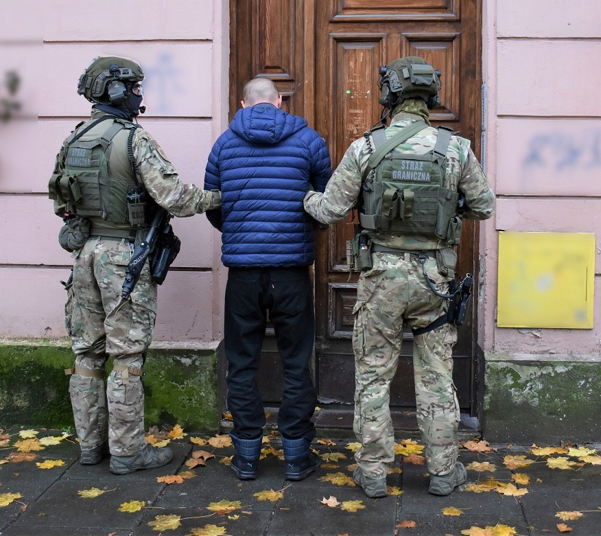 Польща вигнала з країни ще 17 українців: один з них відсидів 25 років за вбивство