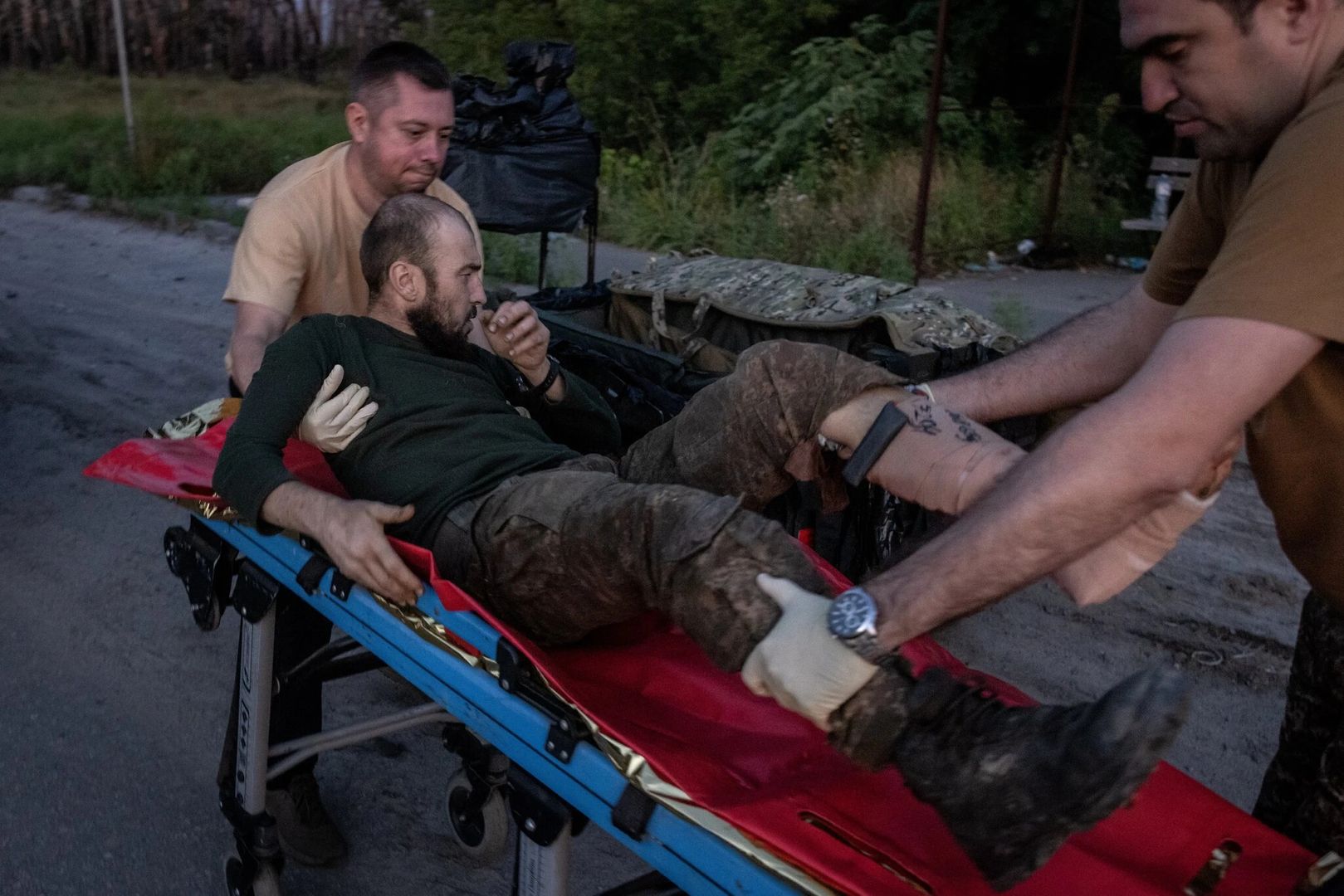 Повз із мрією дожити до весілля доньки: NYT розповів неймовірну історію порятунку пораненого українського бійця