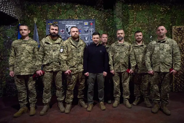 Зеленський відзначив воїнів 128-ї ОГШБр державними нагородами (фото) - Підозра