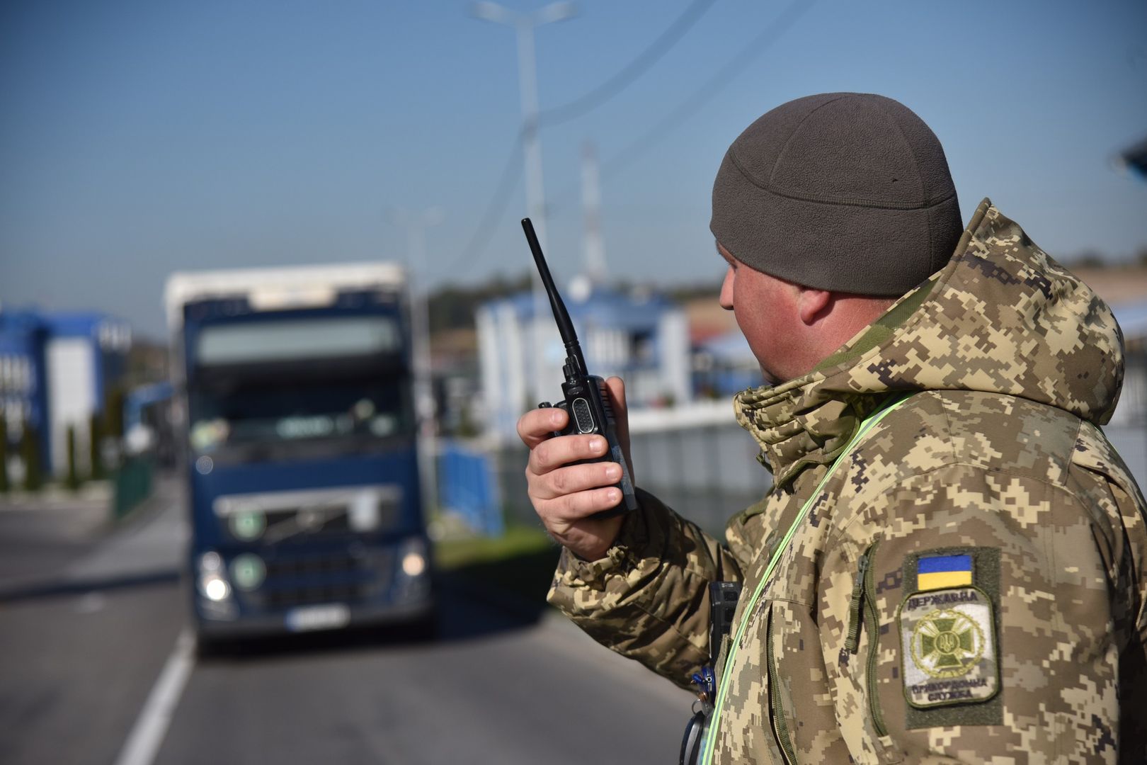 Західний кордон зупинився: в’їзд та виїзд з України неможливі через збій
