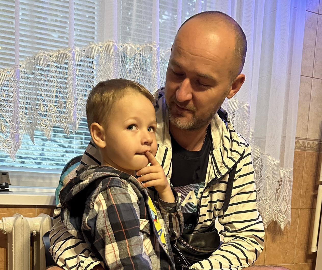 Ракета з Ту-95 у Тернополі вбила волонтера і його сина — чоловік допомагав ЗСУ