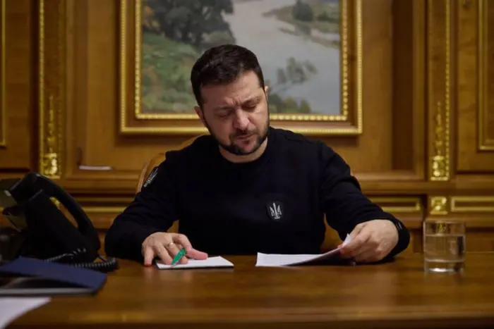 Зеленський підписав закон про контроль над діяльністю органів місцевої влади - Підозра