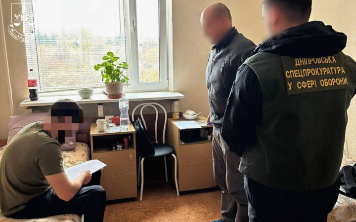 Удар по військових: ДБР оголосило підозру командиру, який зібрав 100 захисників на нагородження