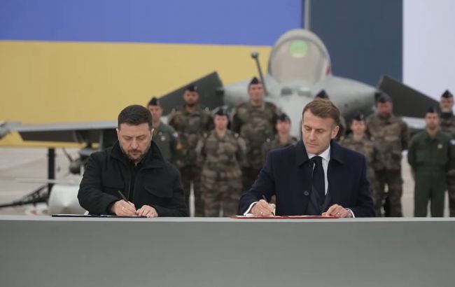 Зеленський і Макрон підписали "історичну угоду", яка посилить Україну у війні проти РФ
