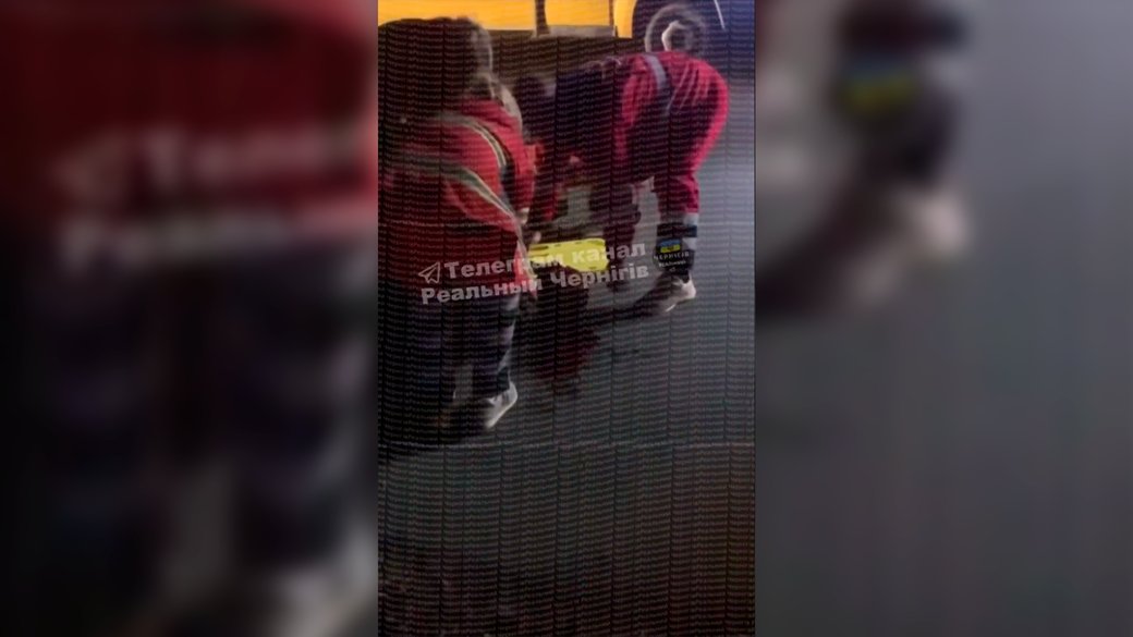 На Чернігівщині чоловік зазнав травми голови під час транспортування до ТЦК (відео)