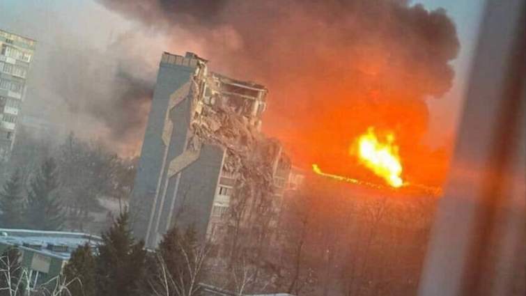 Дитячий плач, вибухи і загиблі: росіяни завдали удару по багатоповерхівці в Тернополі (відео)