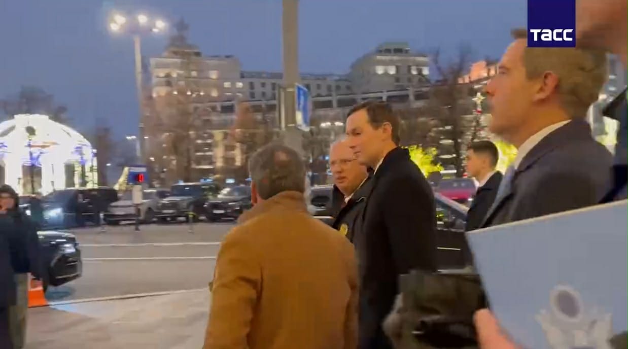 Politico: Віткофф і Кушнер гуляли Москвою і їли в ресторані, бо Путін затягував час