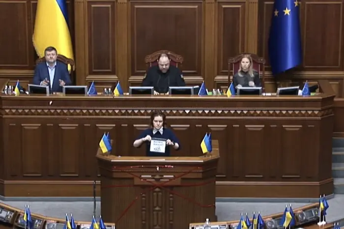 Безугла побилася у Раді (відео) - Підозра