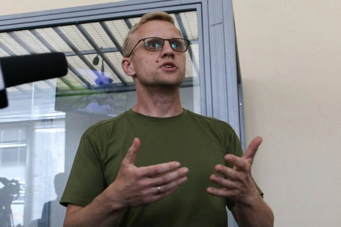 Шабунін заявив, що силовики нібито «злили» його інтимні фото з вилученого телефону - Підозра