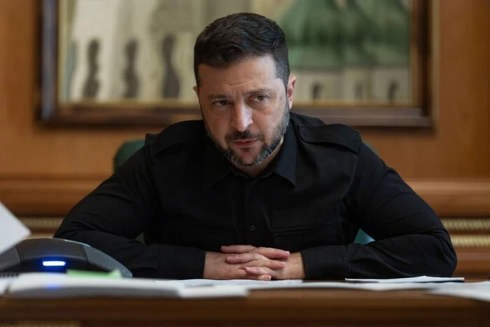 Зеленський продовжив безвіз громадянам Великої Британії та Північної Ірландії - Підозра