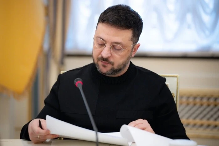Зеленський розповів про вибори президента та референдум в Україні - Підозра