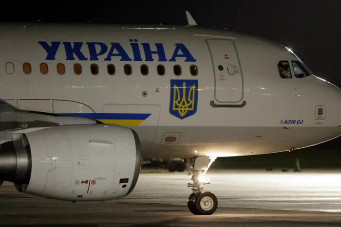 Ірландія підтвердила. Зеленський розказав про атаку дронів на його літак - Підозра