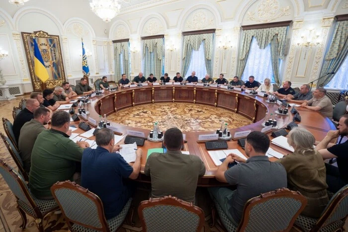 Зеленський розповів, як буде вирішувати долю голів ОВА - Підозра