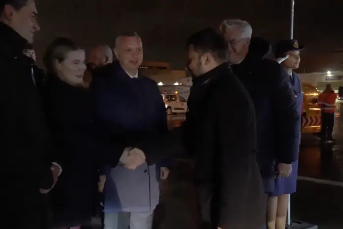 Зеленський прибув у Брюссель - Главком - Підозра