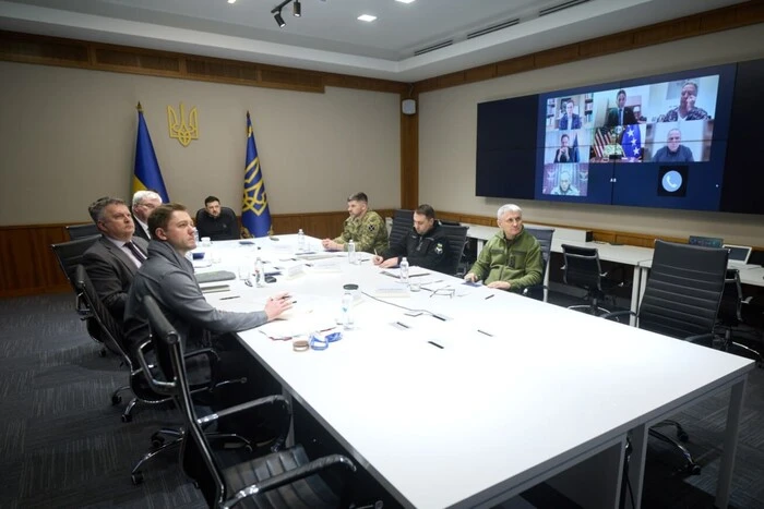 Гарантії безпеки. Глава держави розповів про розмову з американцями - Підозра