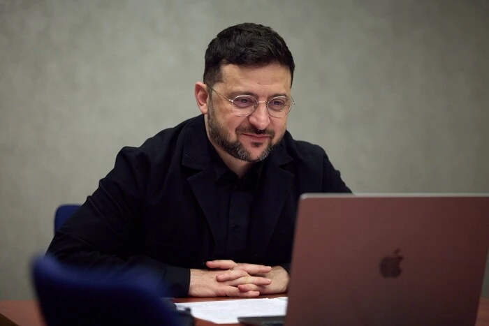 ​Зеленський поспілкувався зі звільненими політичними в’язнями з Білорусі - Підозра