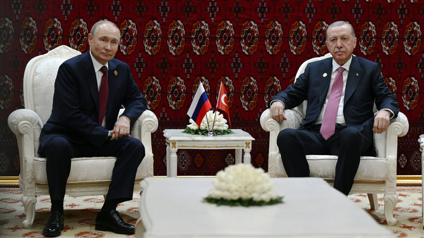 Після розмови Путіна і Трампа росіяни атакували цивільне турецьке судно в Одесі