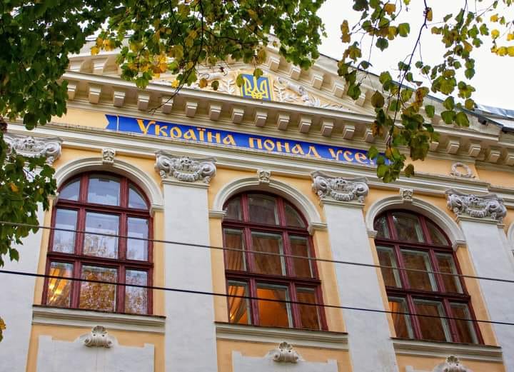 У Чернівцях покарали вчительку, яка образила учня за прохання спілкуватися українською мовою