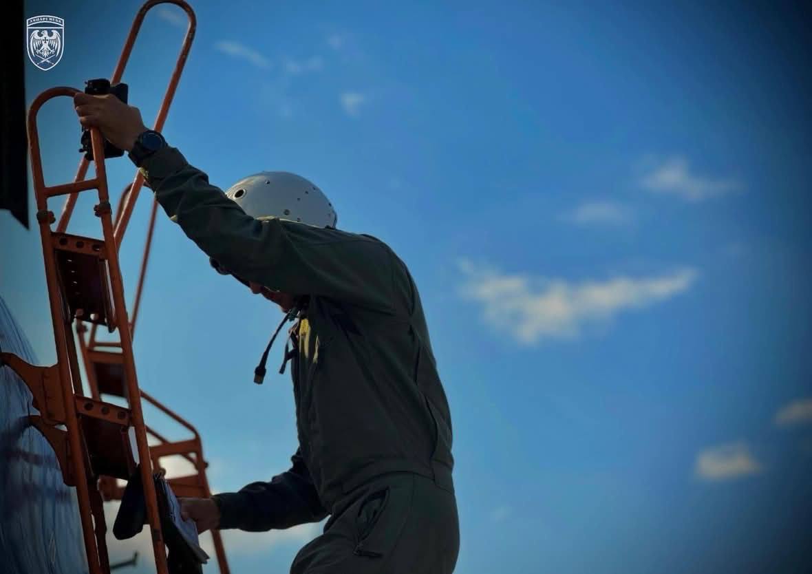 У повітряному бою за загадкових обставин загинув пілот Су-27, - Повітряні сили ЗСУ