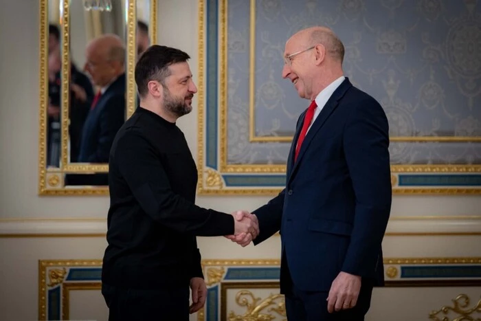 Зеленський обговорив з очільником Міноборони Британії розміщення західних військ - Підозра