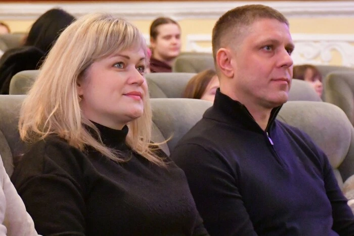 «Мрійте, і ваші бажання здійсняться!». Нардеп, який здав Тимошенко НАБУ, виступив перед дітьми - Підозра