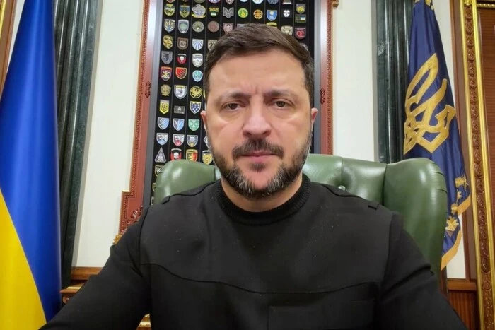 «Не треба тікати від проблем». Зеленський звернувся до чиновників після обстрілу РФ - Підозра