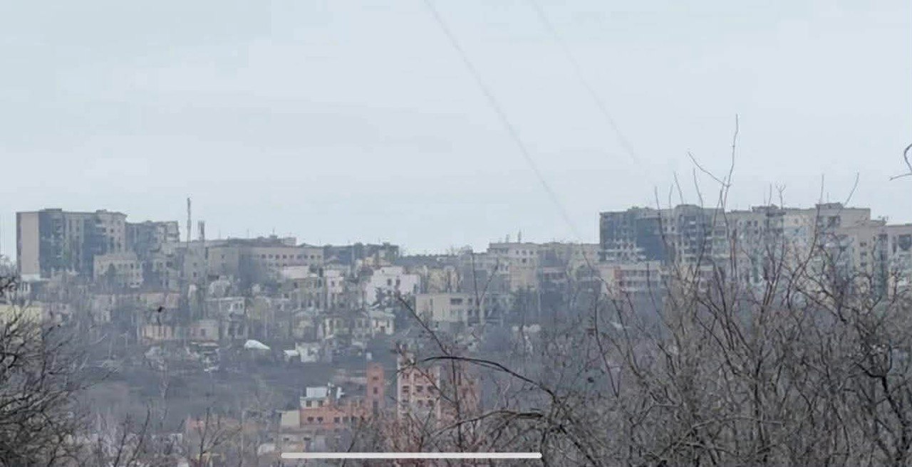 Не змогли окупувати, то хоч зруйнуємо: ворог почав рівняти Куп'янськ зі землею